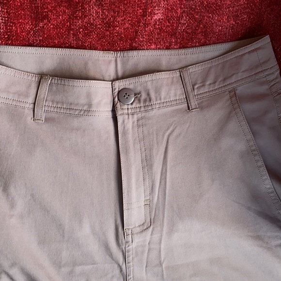 EMS men’s Sz 32 performance shorts